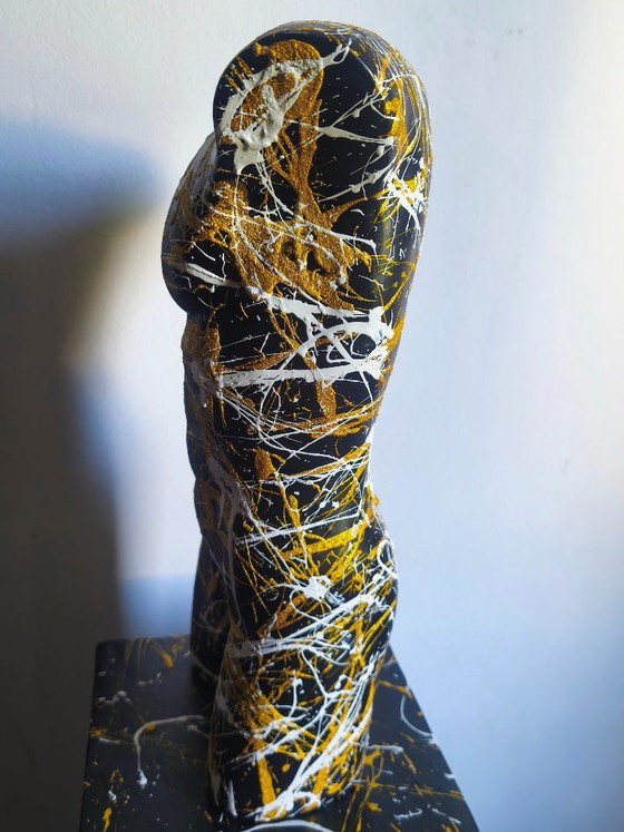 Image 1 of Skulptur auf Sockel | Von Șuțu Adrian | SutuDesigns