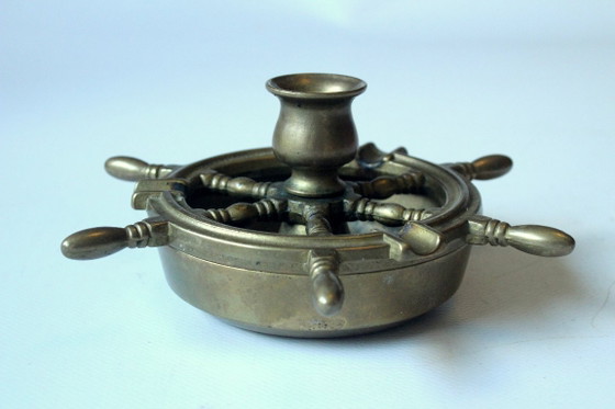 Image 1 of Posacenere in ottone massiccio a forma di volante con portacandele - Vintage