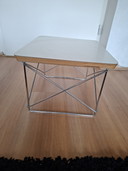 2 tables d'appoint Vitra