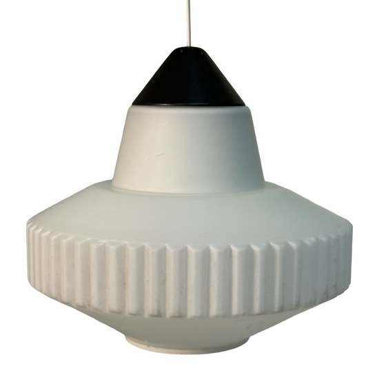 Image 1 of Louis Kalff - Phillips - ca. 1950’s - Space age Design / Mcm - Vintage Pendant Lamp - Pleated Milk Glass and bakelite Accents