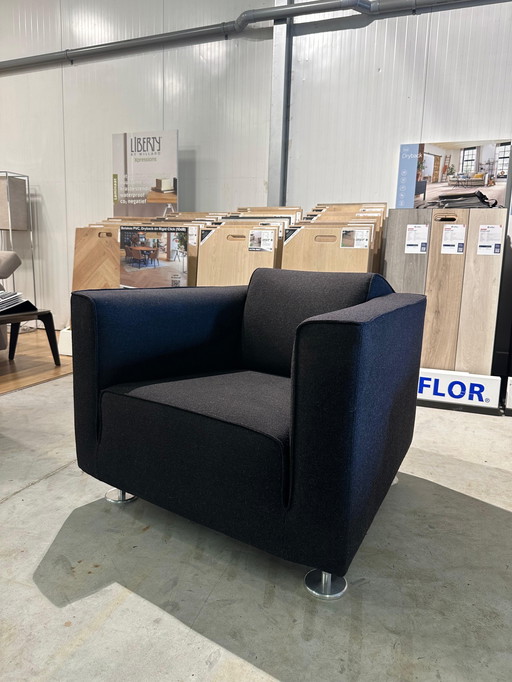 Design on Stock Blizz Fauteuil Zwart Ploegwool we