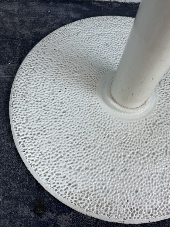 Table d'appoint vintage des années 1960 – Tables d'appoint, Cast Iron, Glass (photo 3 of 7)