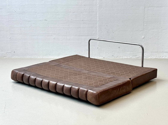 Image 1 of Sofá cama DS-85, un modelo emblemático de De Sede, color marrón coñac, Suiza, década de 1960.