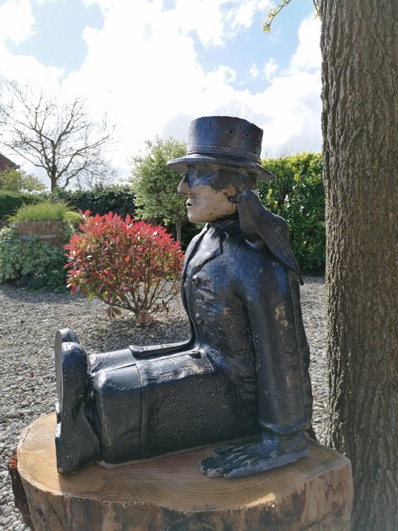 John Doe - ceramic sculpture of man with broken hat (photo 4 of 6)