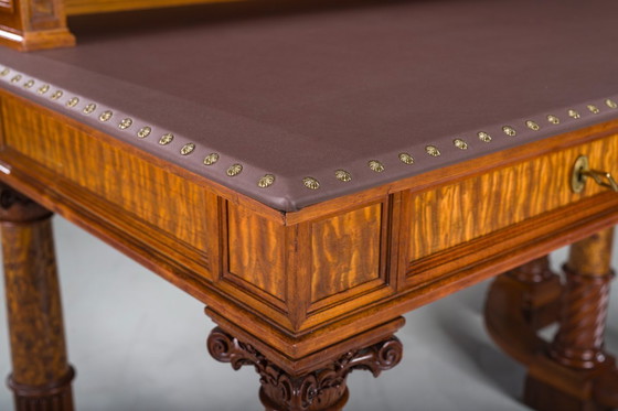 Image 1 of Wilhelmine Sekretär in Nussbaum & Edelholzfurnier mit Lederplatte