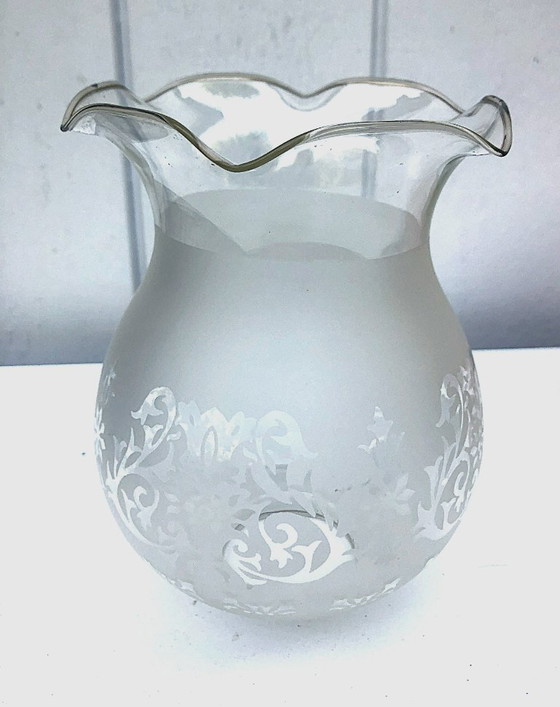 Image 1 of 3 antieke glazen klosjes