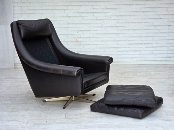 Image 1 of Deense draaibare fauteuil met hoge rugleuning uit de jaren 60 van Aage Christensen, meubelleer