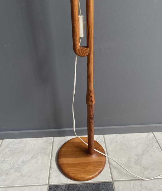 Image 1 of Hans agne Jakobsson houten vloerlamp jaren 60