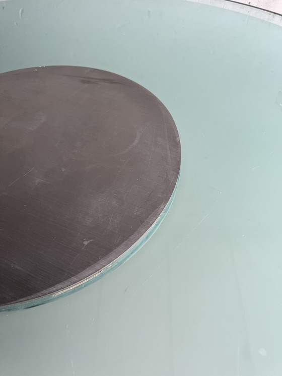 Image 1 of Table de salle à manger ronde en verre avec plateau central fixe - Industrial Modern, 1990