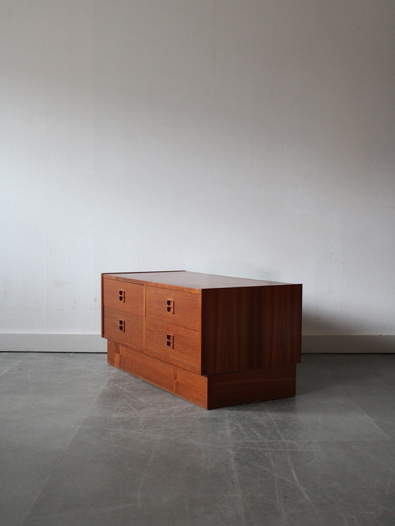 Image 1 of Cassettiera danese vintage in teak