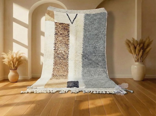 Handmade Moroccan natural wool rug, 150x250 cm