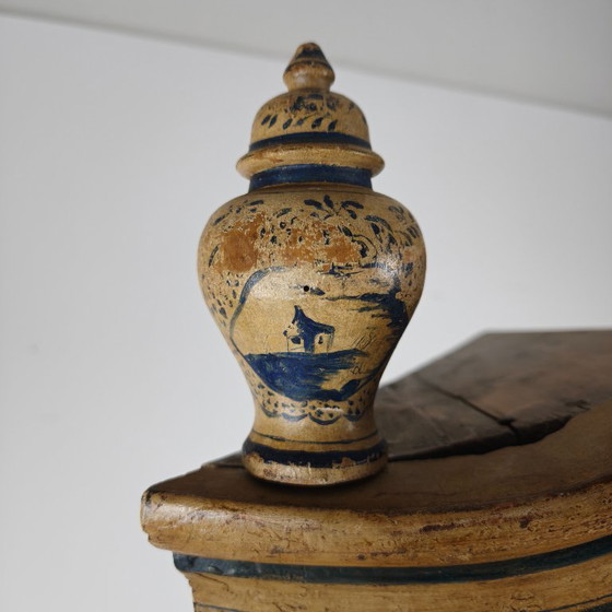 Image 1 of 18th-century Dutch Witwerk cabinet with original key and imitation Delft Blue decoration