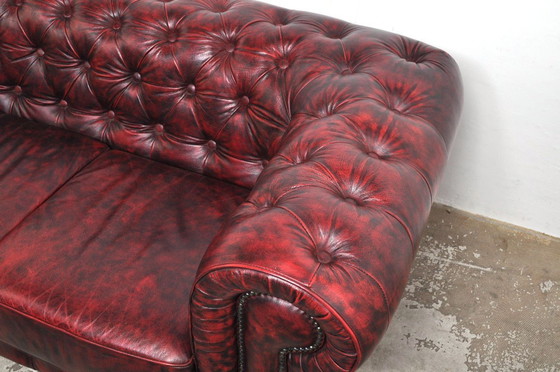 Image 1 of Divano Chesterfield vintage a 3 posti