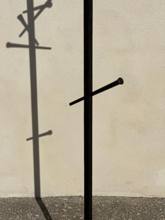 Image 1 of Appendiabiti in ferro battuto a forma di pappagallo, Francis DEWAELE, fabbro di MAROLLES e LOIR-ET-CHER, 1950