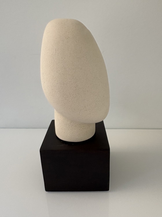 Image 1 of Statue of an abstract face in rough ceramic