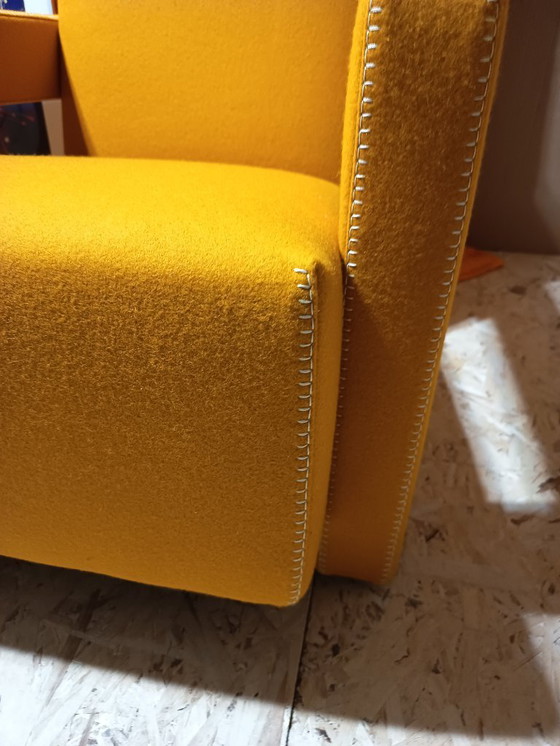 Image 1 of CASSINA Paire de fauteuils Utrecht 637 NEUF 2026 en laine KVARD Moutarde par Gerrit Rietveld