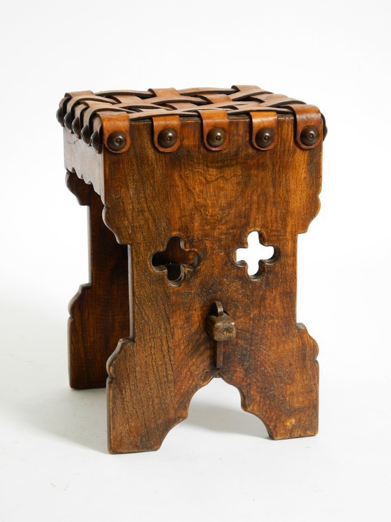 Image 1 of Bellissimo sgabello in rovere degli anni '40 con seduta realizzata con cinghie di cuoio