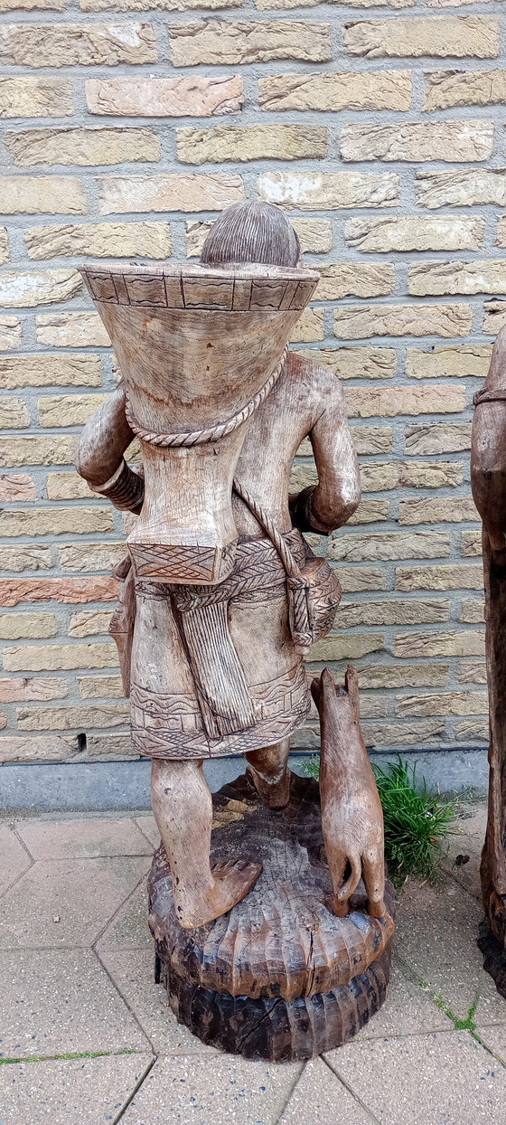 Image 1 of Zwei aus Holz geschnitzte Jäger