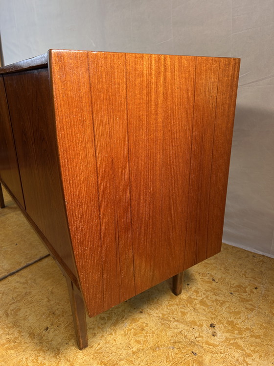 Image 1 of Superbe buffet en teck rétro du Mid Century Vintage par Nathan Furniture 1960 Rare Curved Edge Design