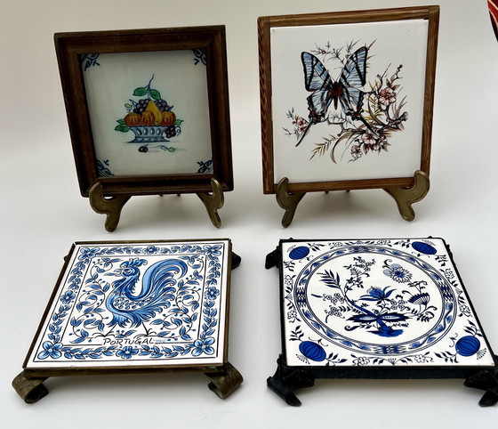 Image 1 of Four framed ceramic tiles – Delft/Makkum style – Hand-painted – Netherlands, 20th century