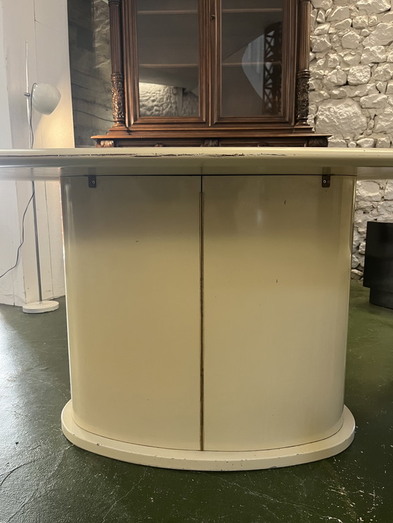 Image 1 of Tavolo da pranzo ovale laccato