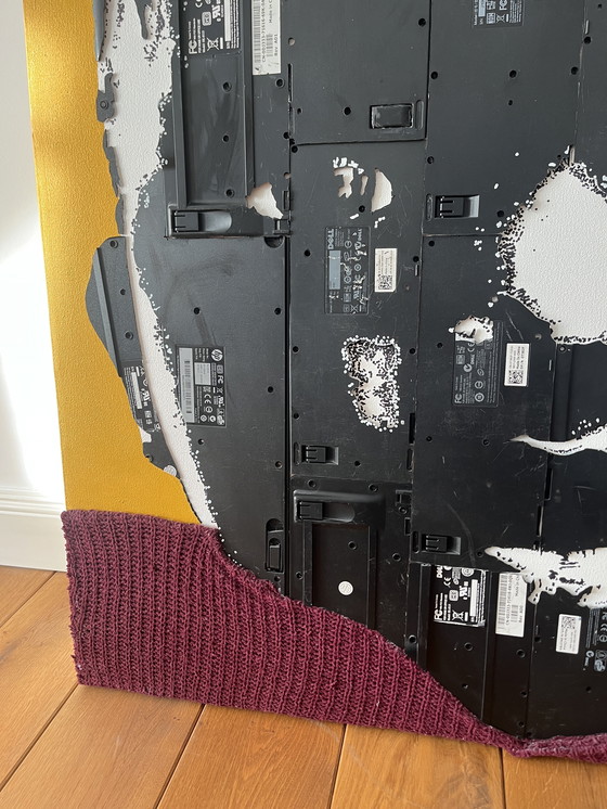 Image 1 of Maurice Mbikayi - “Jongen met een paarse trui”, gemengde technieken op canvas