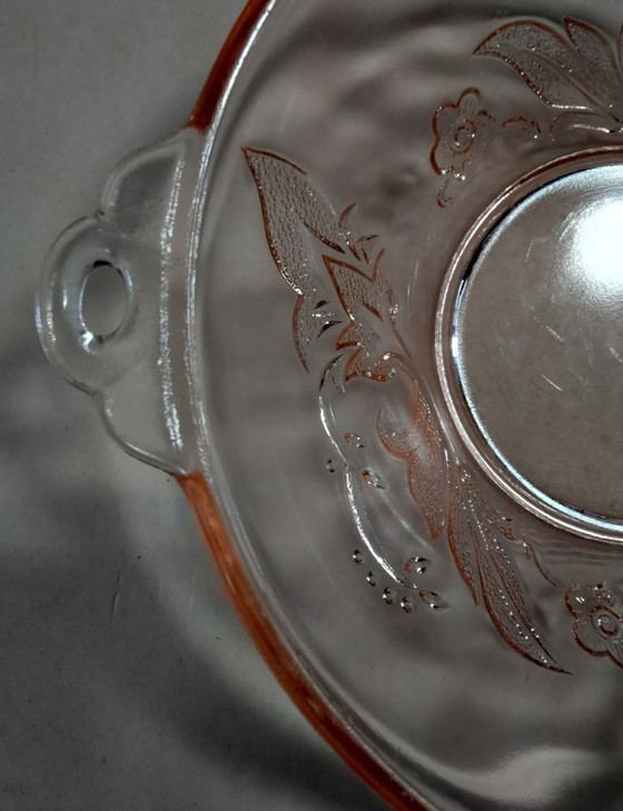 Image 1 of ciotola vintage in vetro rosa con orecchie