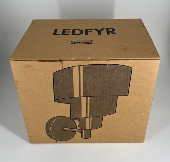 Image 1 of Lámpara de pared IKEA LEDFYR: un diseño posmoderno excepcional de los años 90