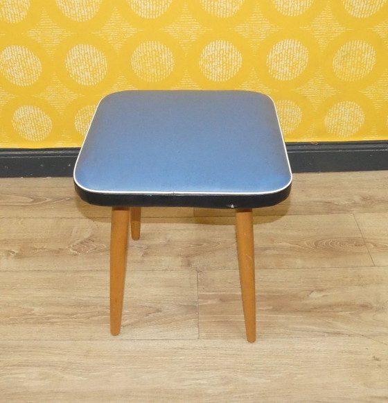 Image 1 of Tabouret des années 1950 à ressorts en bois bleu clair fifties classique rétro rockabilly cocktail