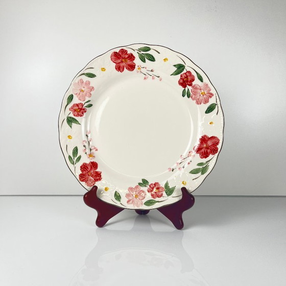 Image 1 of Set di 8 piatti grandi Cameo Florals Malaysia porcelain,1970-90