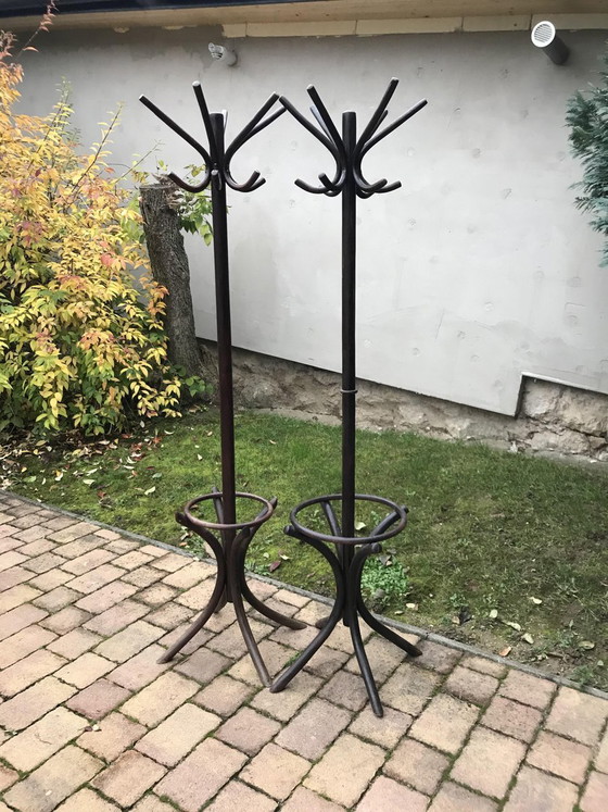 Portemanteaux hongrois sur pied, années 1930, lot de 2 – Thonet (photo 2 of 7)