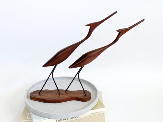 Image 1 of Teakhouten kraanvogelsculpturen uit het midden van de 20e eeuw, Deense modernistische houten vogels op een sokkel, decoratie uit