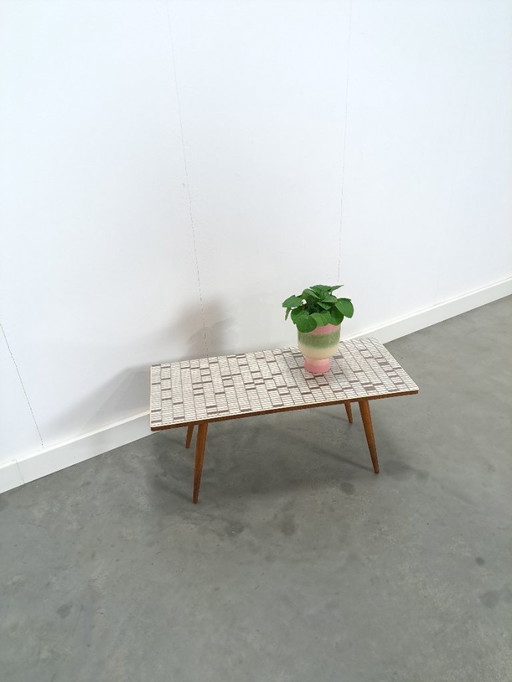 Formica bijzettafel Opal met houten poten, plantentafel