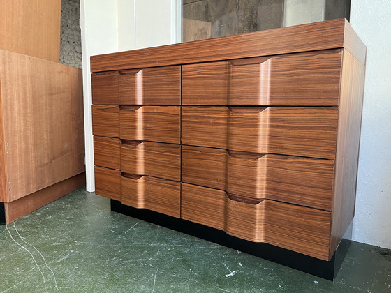 Image 1 of Ein Paar italienische Kommoden aus den 1970er Jahren