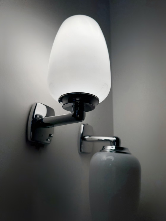 Image 1 of Applique cromate e opaline degli anni '70