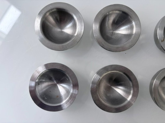 Set of 8 Stainless Steel Egg Cups – Minimalist Design – Table accessories, rvs (photo 9 of 10)