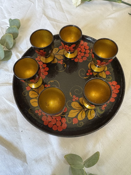 Russisch glaswerk en dienbladenservice