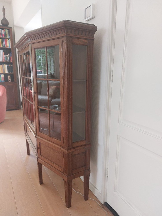 Image 1 of Vitrine ancienne en chêne
