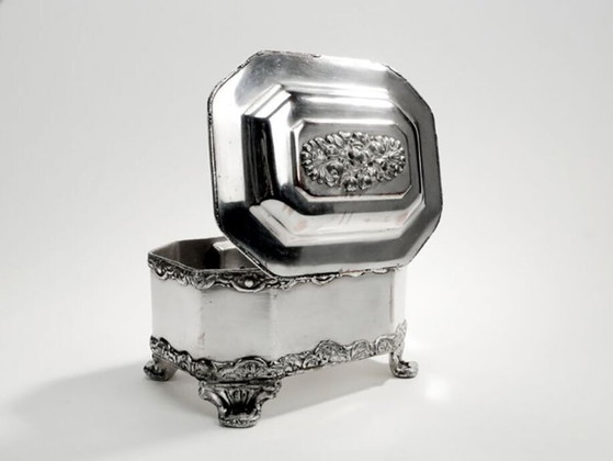 Bonboniere aus dem 19. Jahrhundert von Fraget, Warschau, Polen, 1850 – Dekorative Objekte, Metal, Silver (photo 11 of 18)