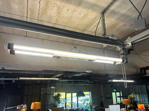 6x industriële vintage TL balkonlampen VEB Leuchtenbau Arnstadt