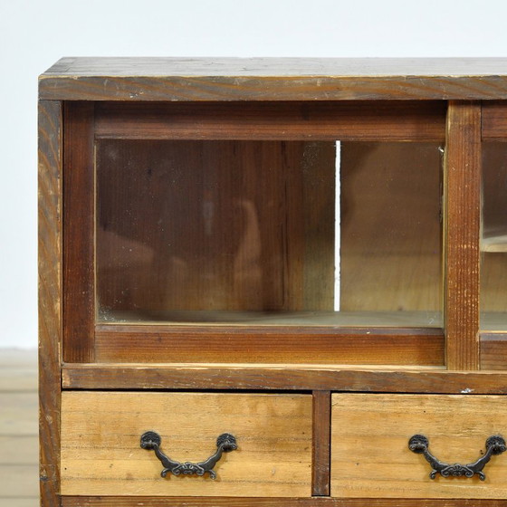 Pequeño mueble japonés, circa 1930 – Armarios, Glass, Metal (photo 6 of 10)