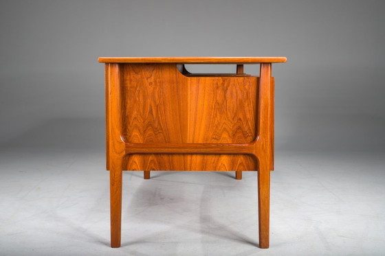 Image 1 of Scrivania Boomerang in teak danese di IMHA Mobelfabrik