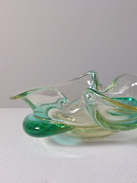 Image 1 of Vintage handgemaakte glazen schaal uit het midden van de vorige eeuw