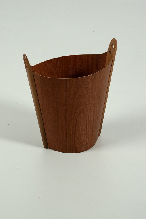 Bin d'Einar Barnes