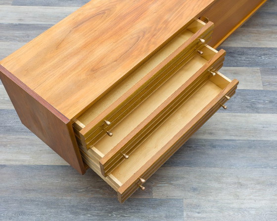 Image 1 of XL dressoir, jaren 50, notenhout, timmerwerk