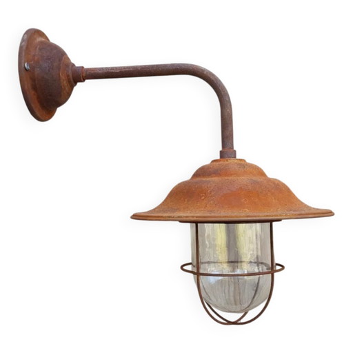 French Rusty Barn Lamp wandlamp