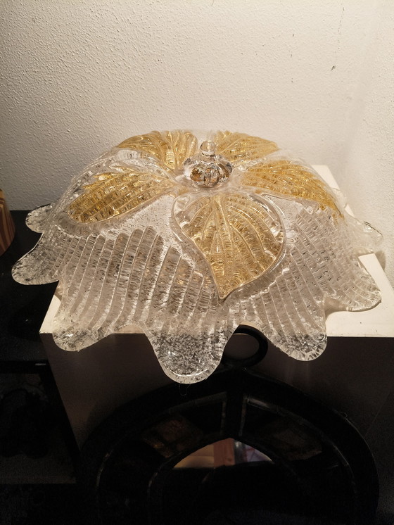 Image 1 of Vintage design modernist glazen bloemen Murano plafonnière toegeschreven aan Barovier et Toso