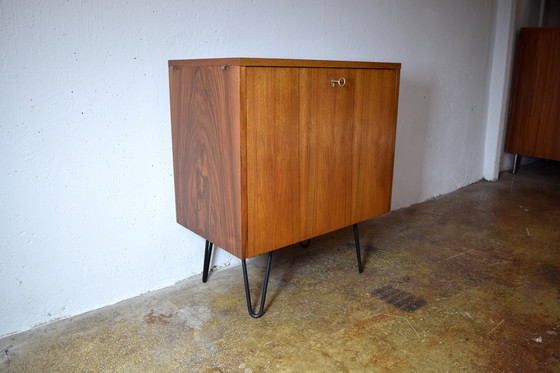 Image 1 of Commode vintage des années 1960, table de chevet, table d'appoint, style milieu du siècle