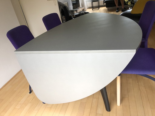 Dining table Castelijn