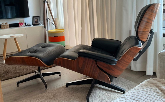 Image 1 of Charles Eames look lounge chair XL with a leather ottoman